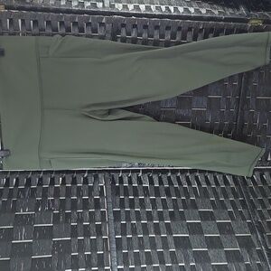 Olive Green Athleta Salutation Stash Pocket II 7/8 Tight Leggings Large